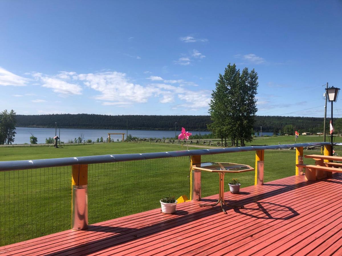 Cariboo Log Guest House Lac La Hache Exterior foto