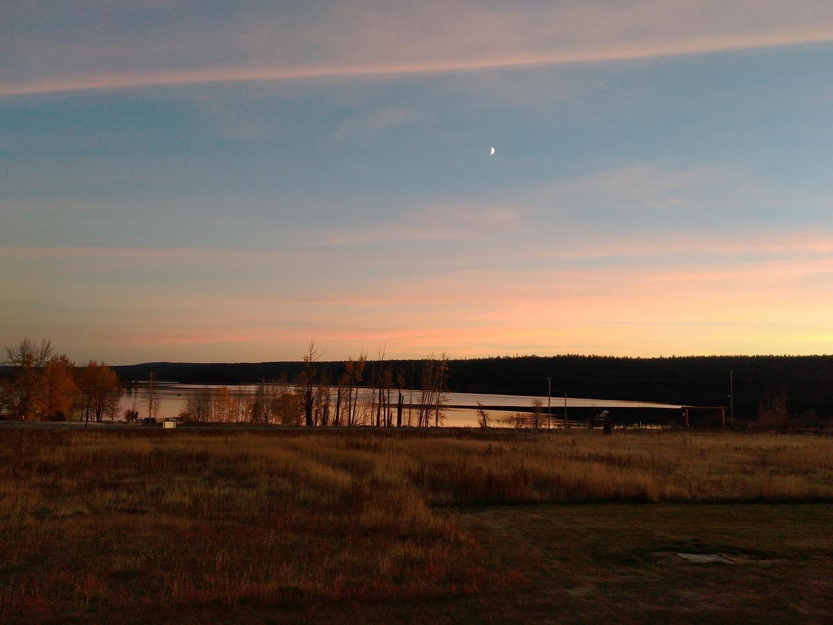 Cariboo Log Guest House Lac La Hache Exterior foto